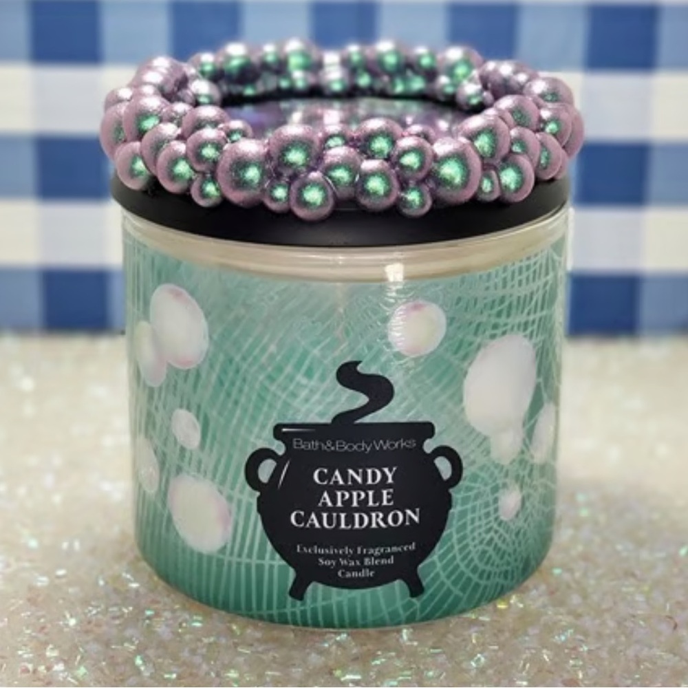 NWT Limited Edition Halloween Bath & Body Works Candy Apple Cauldron Candle